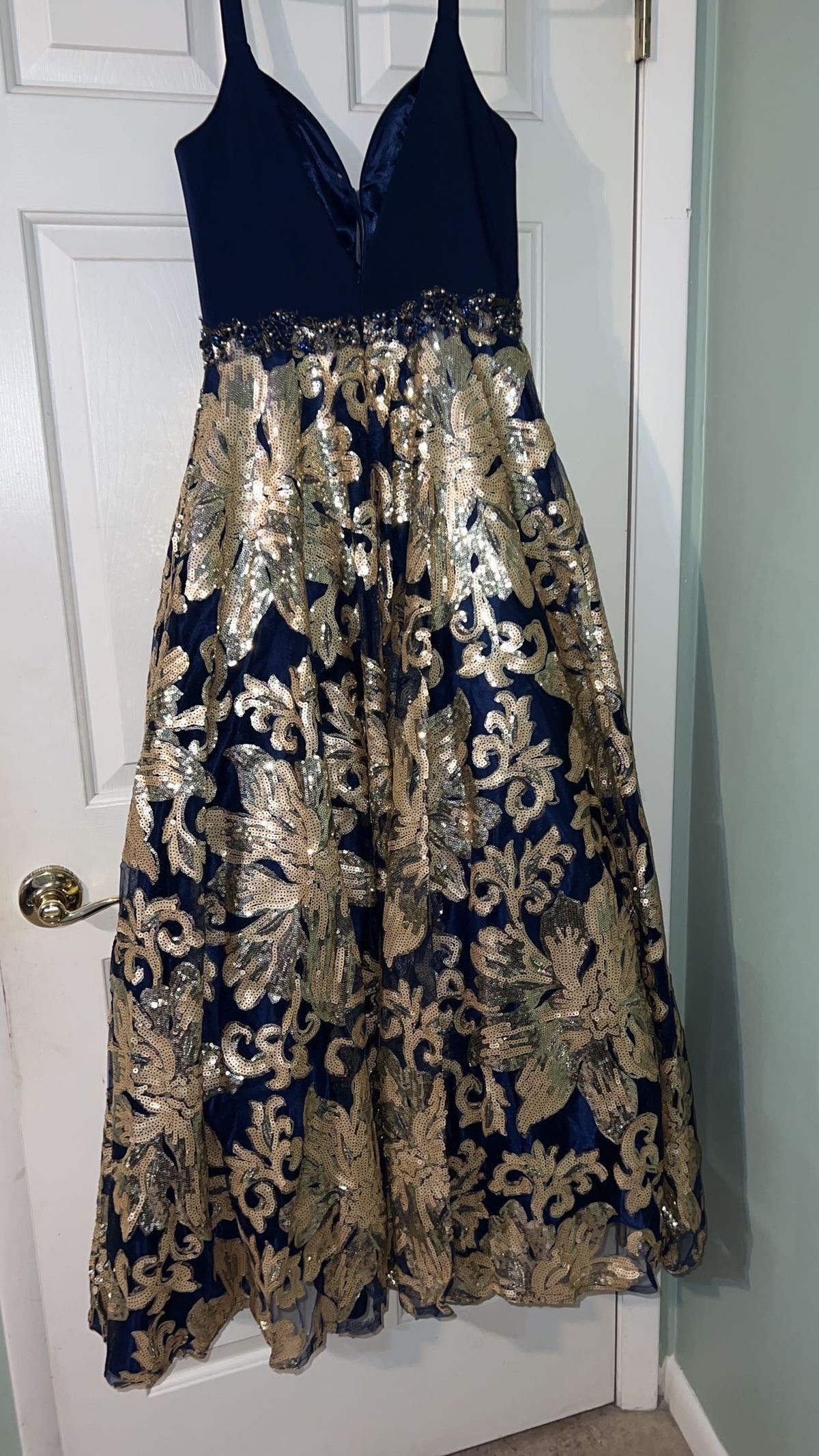 Camille La Vie Size 6 Prom Plunge Multicolor Ball Gown on Queenly