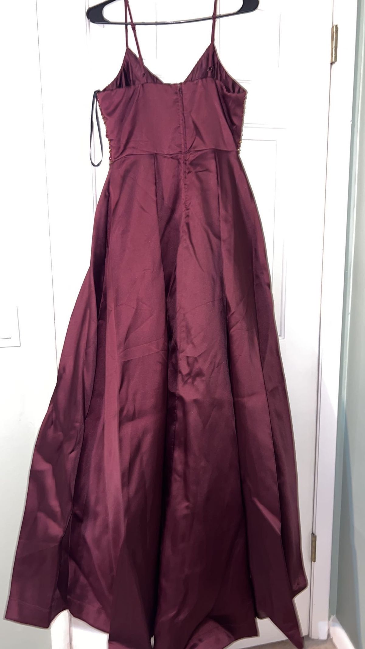 B. Darlin Size 10 Prom Plunge Red Ball Gown on Queenly