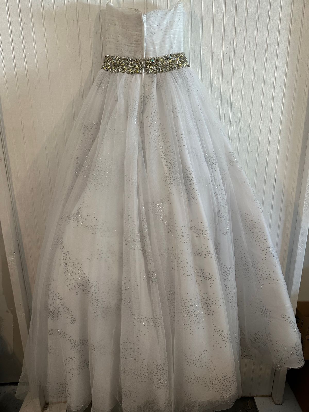 Sherri Hill Size 0 Prom Strapless White Ball Gown on Queenly