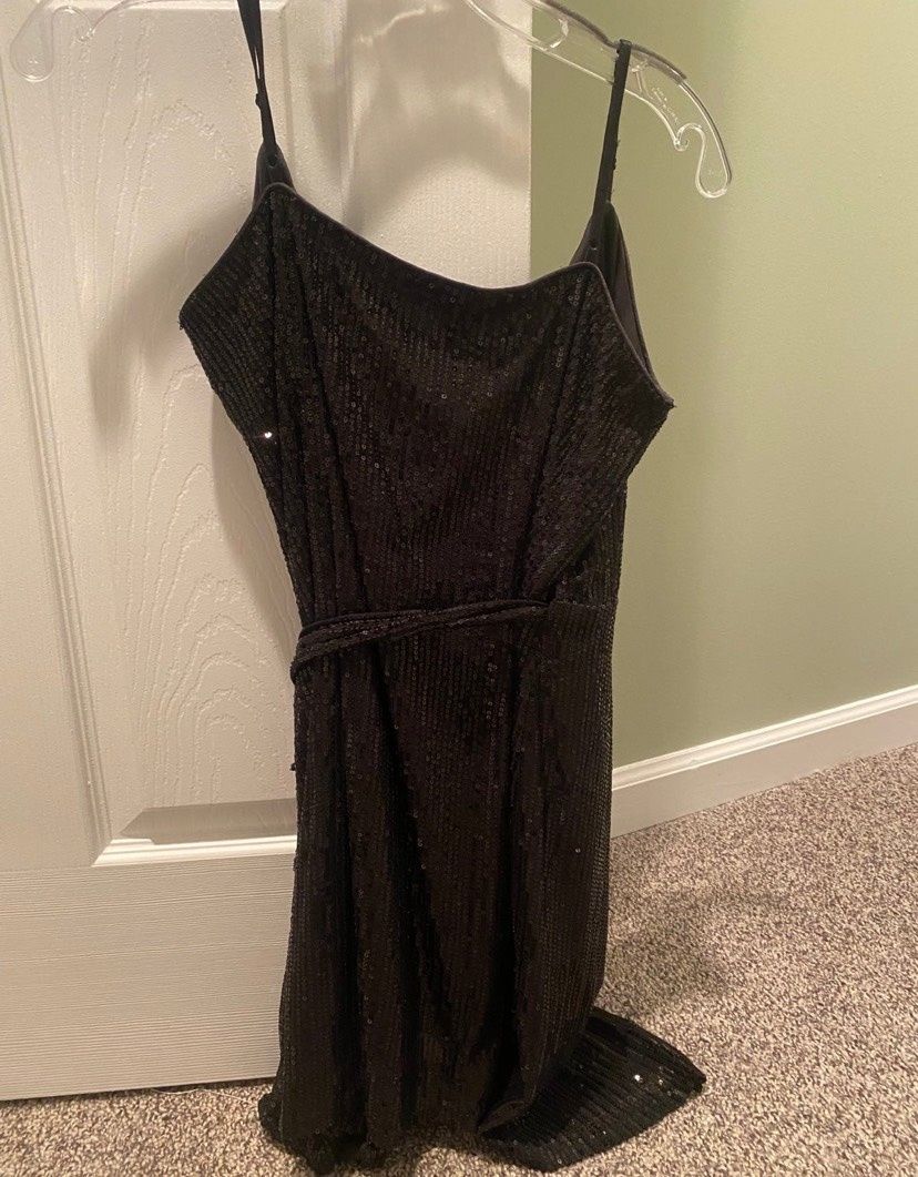 Sage Size M Homecoming Plunge Black Cocktail Dress on Queenly