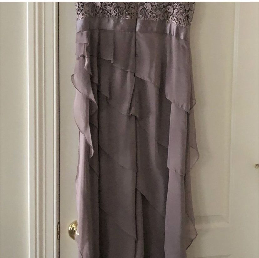 Adrianna Pappell Size 12 Prom Cap Sleeve Lace Light Purple Ball Gown on Queenly