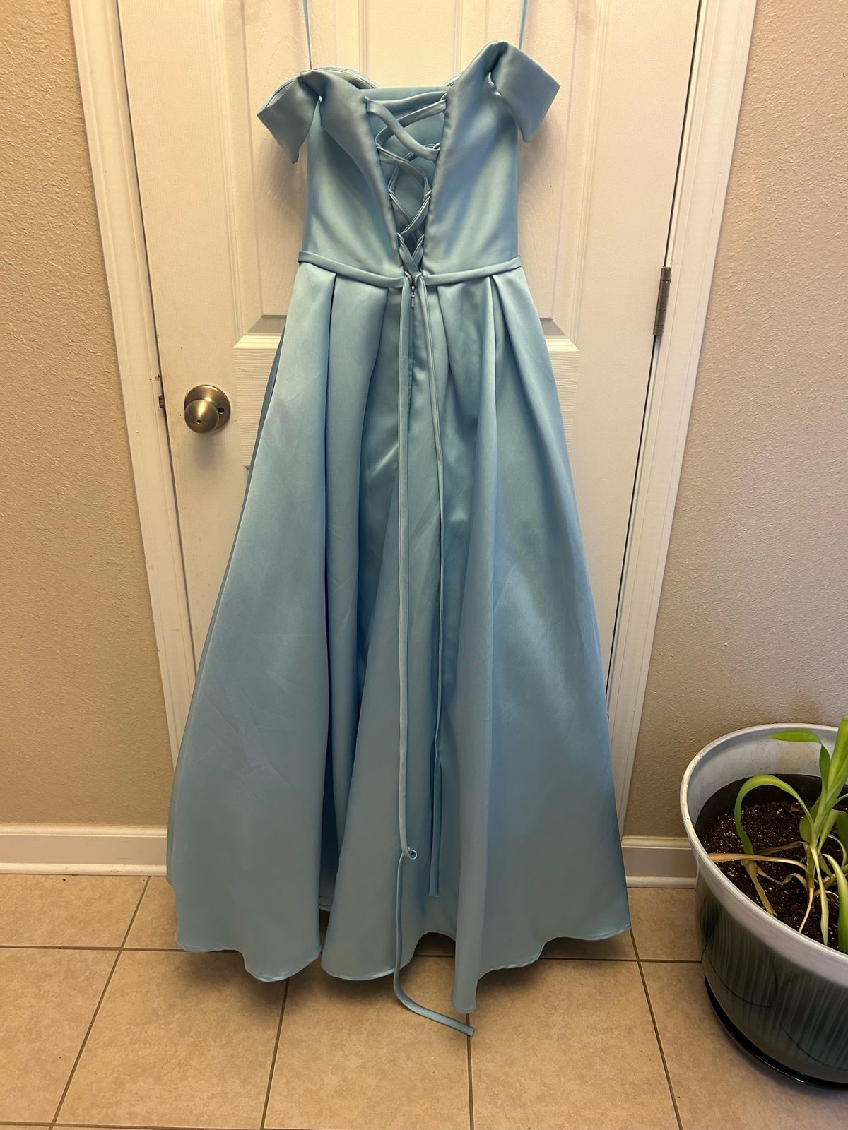 Clarisse Size 0 Prom Off The Shoulder Light Blue Ball Gown on Queenly