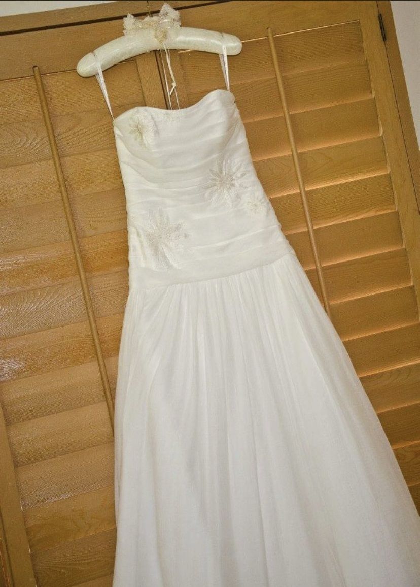 David's Bridal Size 10 Wedding Strapless Floral White Mermaid Dress on Queenly