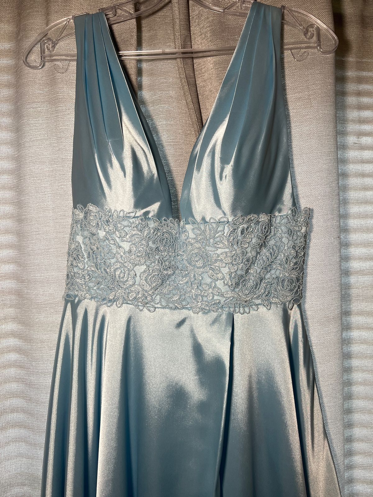 Sherri Hill Size 2 Prom Plunge Blue A-line Dress on Queenly