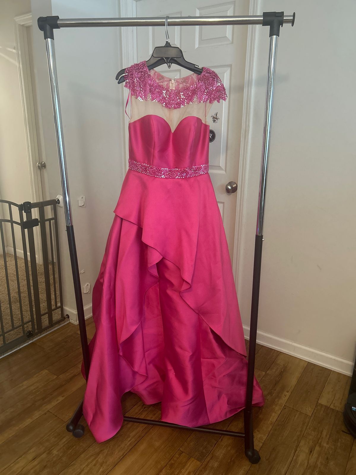 Size 0 Prom Lace Hot Pink Dress With Train on Queenly