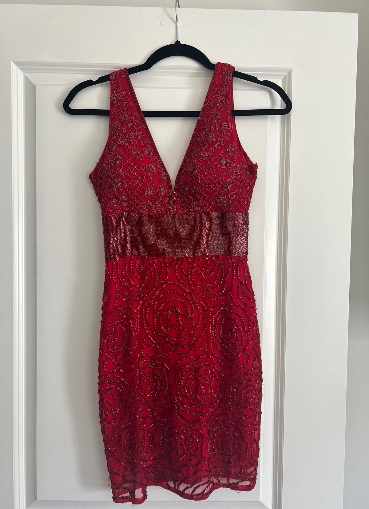Primavera Size 4 Homecoming Plunge Sequined Burgundy Red Cocktail Dress on Queenly