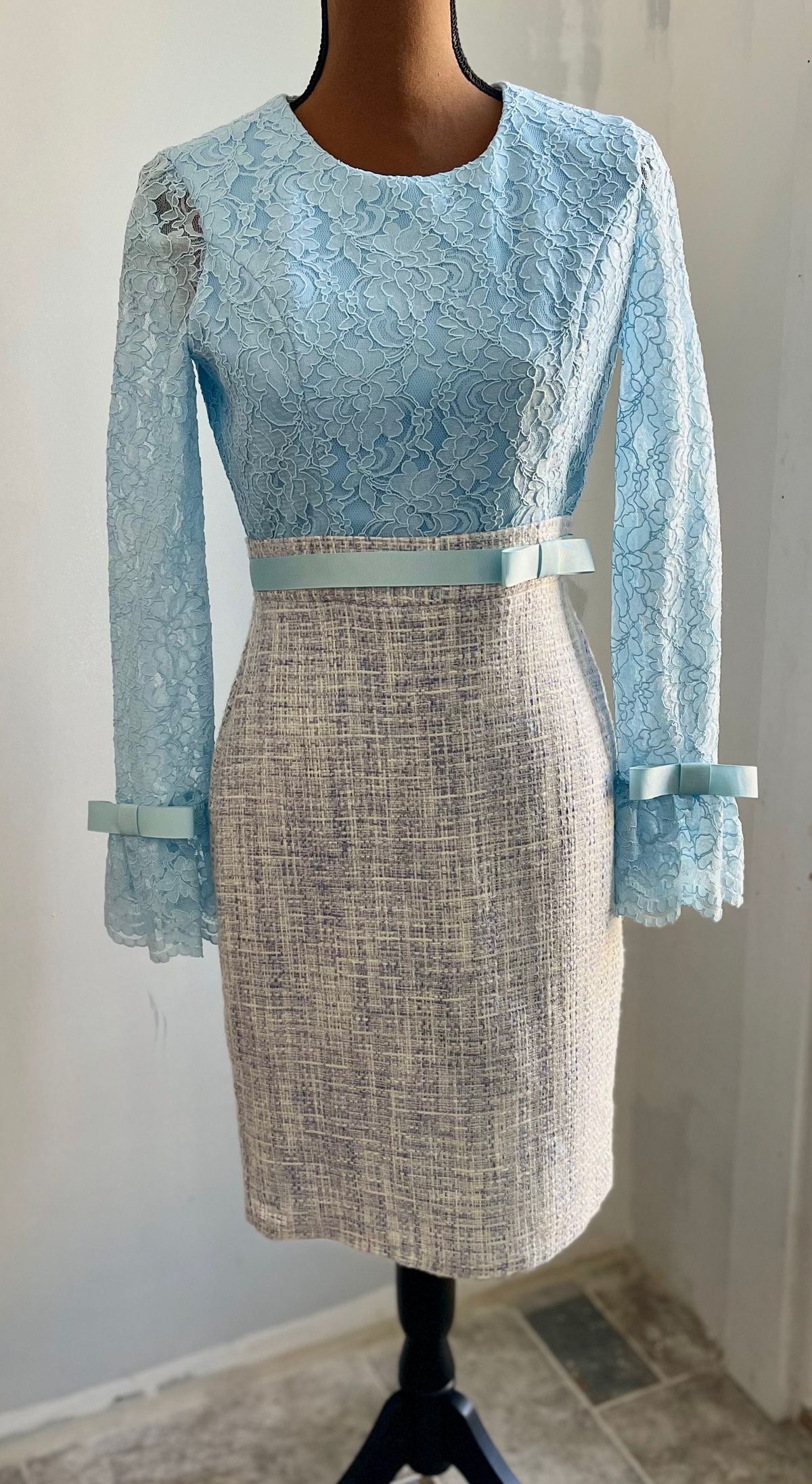 Fernando Wong Size 2 Wedding Guest Long Sleeve Lace Light Blue Cocktail Dress on Queenly
