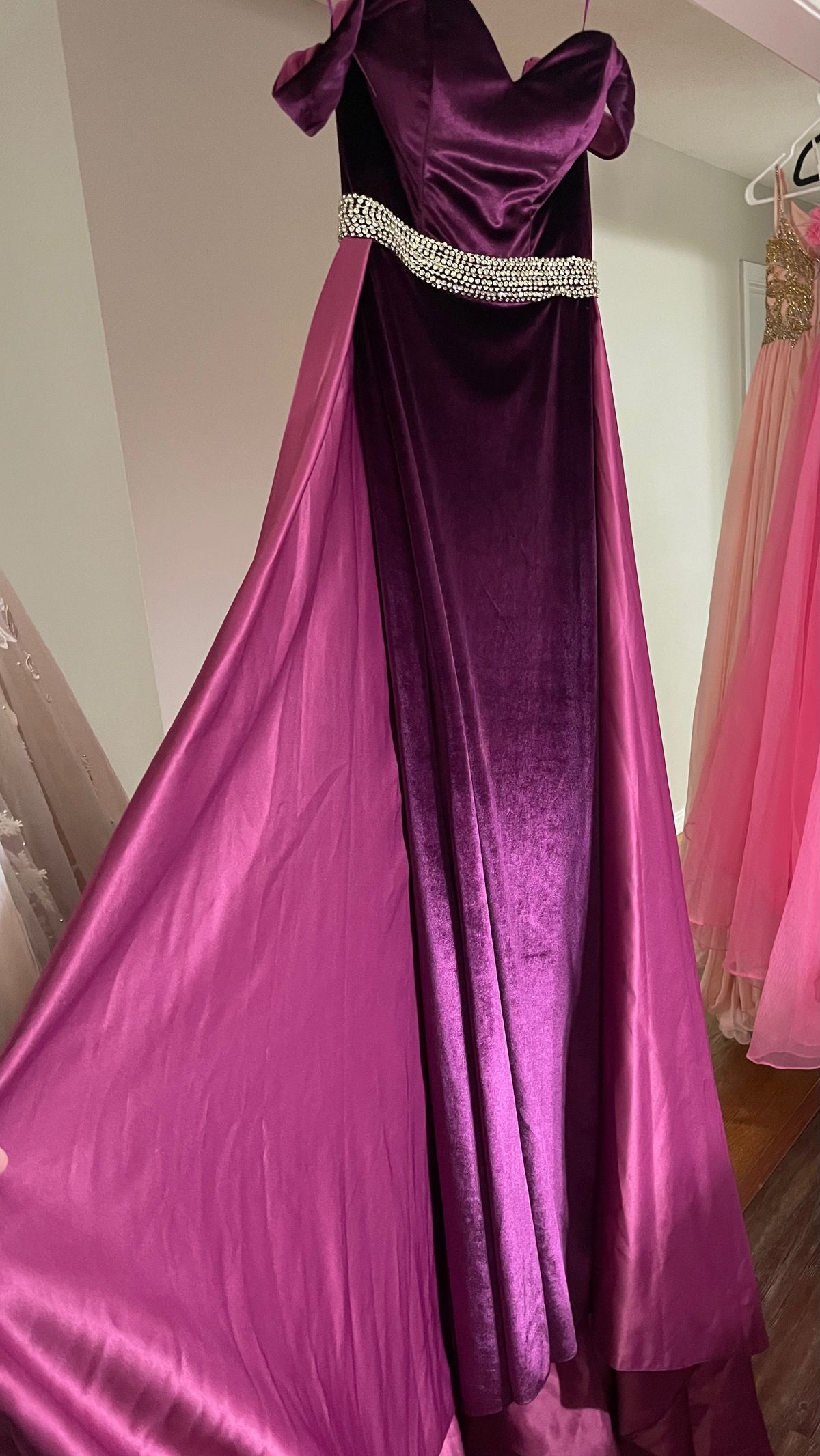 Size 0 Prom Off The Shoulder Velvet Purple Floor Length Maxi on Queenly
