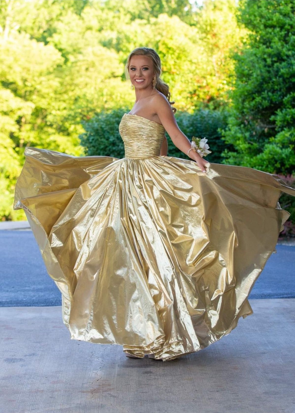 Sherri Hill Size 0 Prom Strapless Gold Ball Gown on Queenly