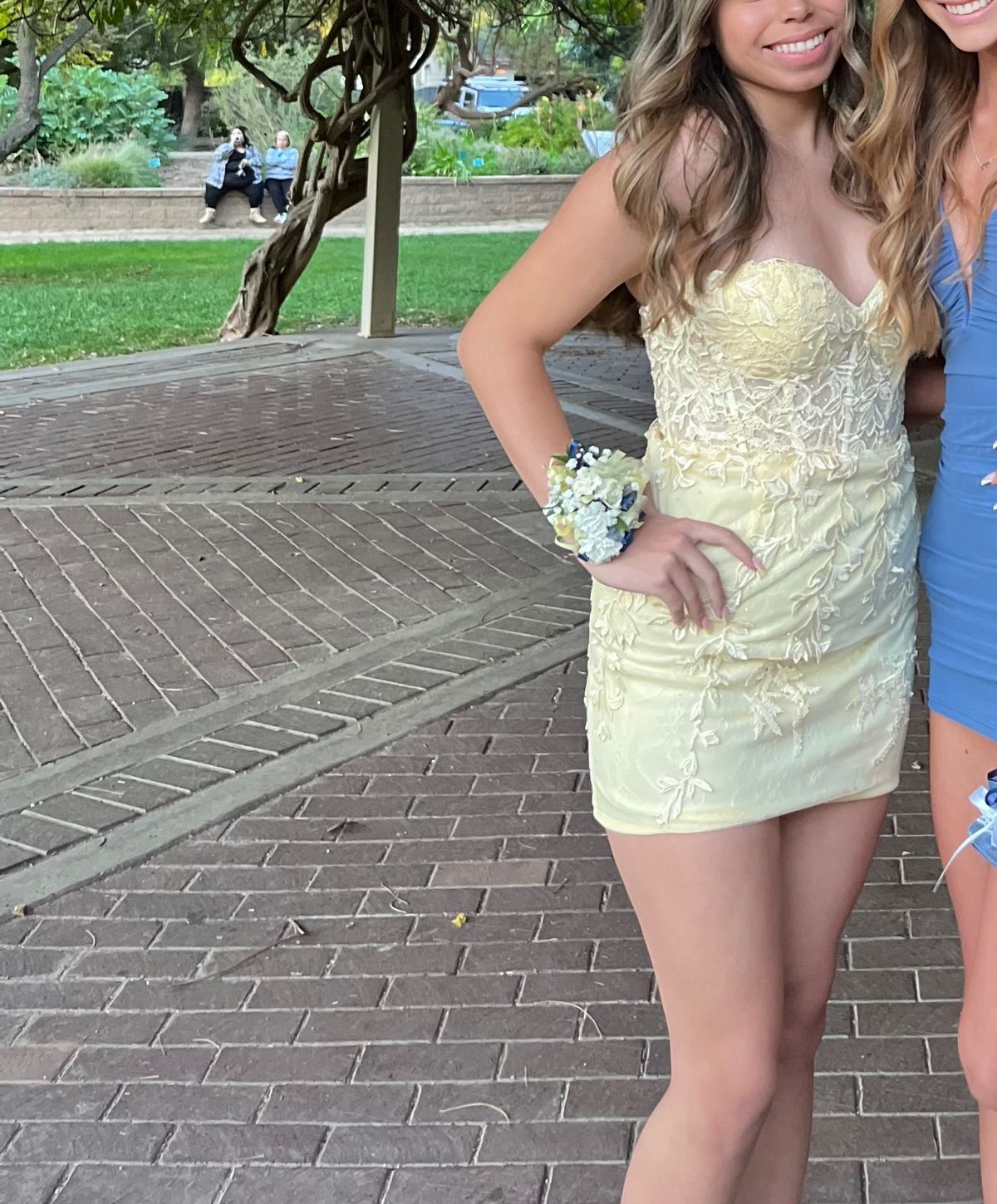 Size 6 Homecoming Strapless Sequined Yellow Cocktail Dress on Queenly