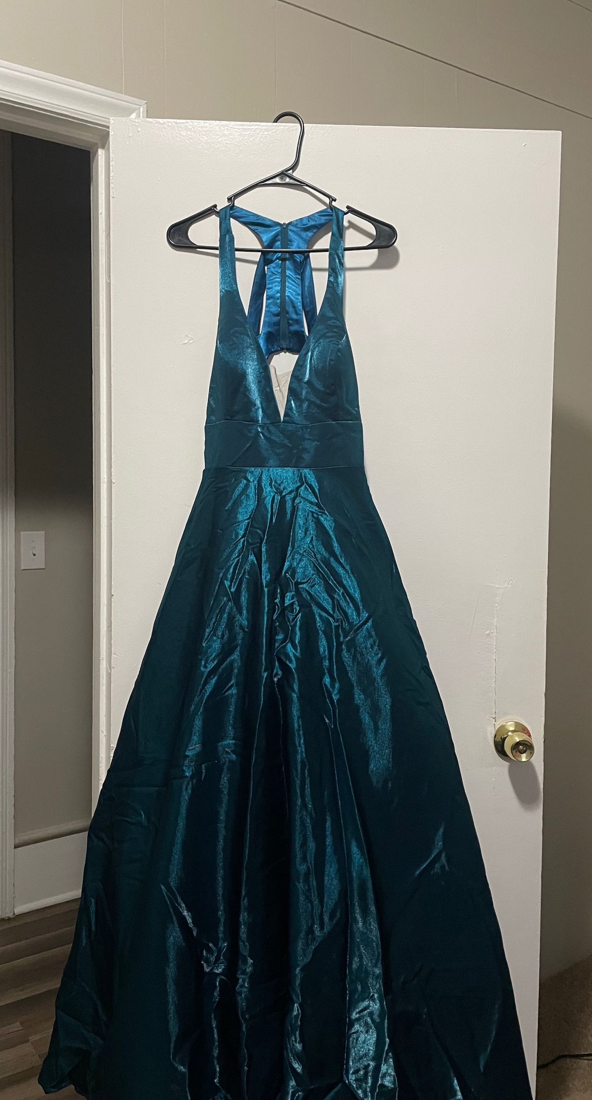 Style Pockets on both sides !  Plus Size 16 Prom Plunge Green Ball Gown on Queenly