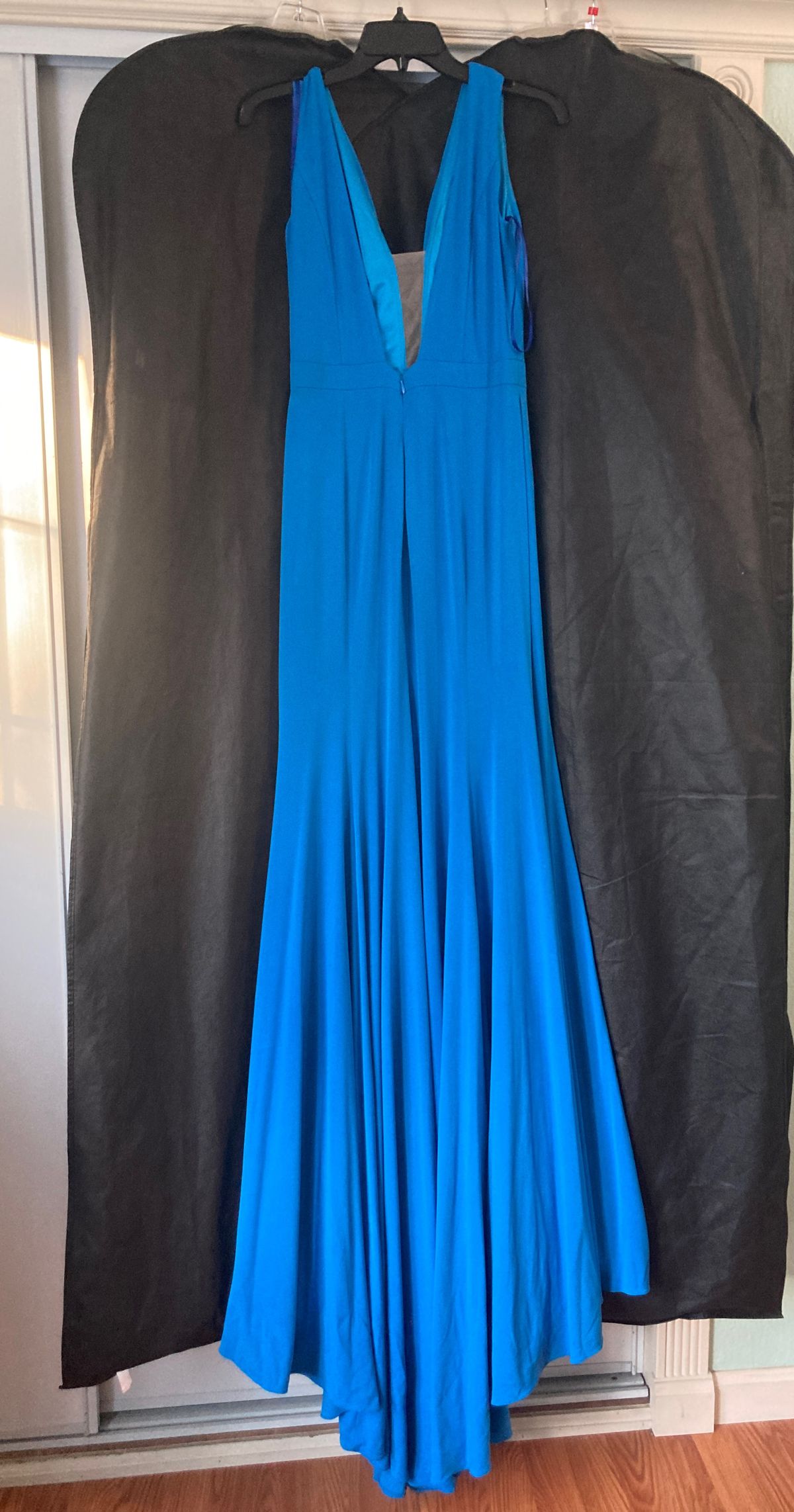 Jovani Size 6 Prom Plunge Blue A-line Dress on Queenly