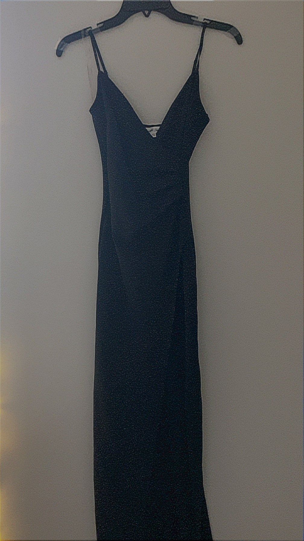 Macy's Size 00 Plunge Black Side Slit Dress on Queenly