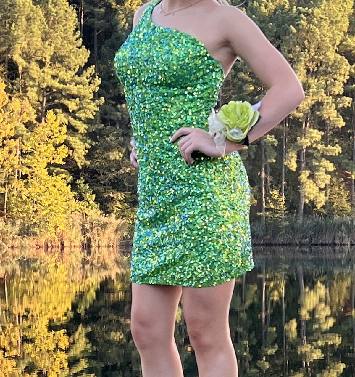 Ashley Lauren Size 0 Homecoming One Shoulder Green Cocktail Dress on Queenly