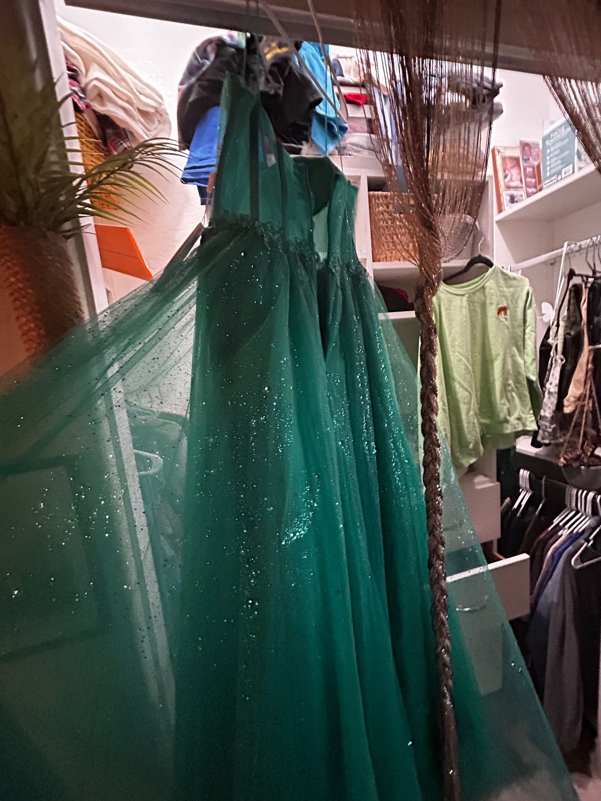 Size 10 Prom Cap Sleeve Green Dress With Train on Queenly