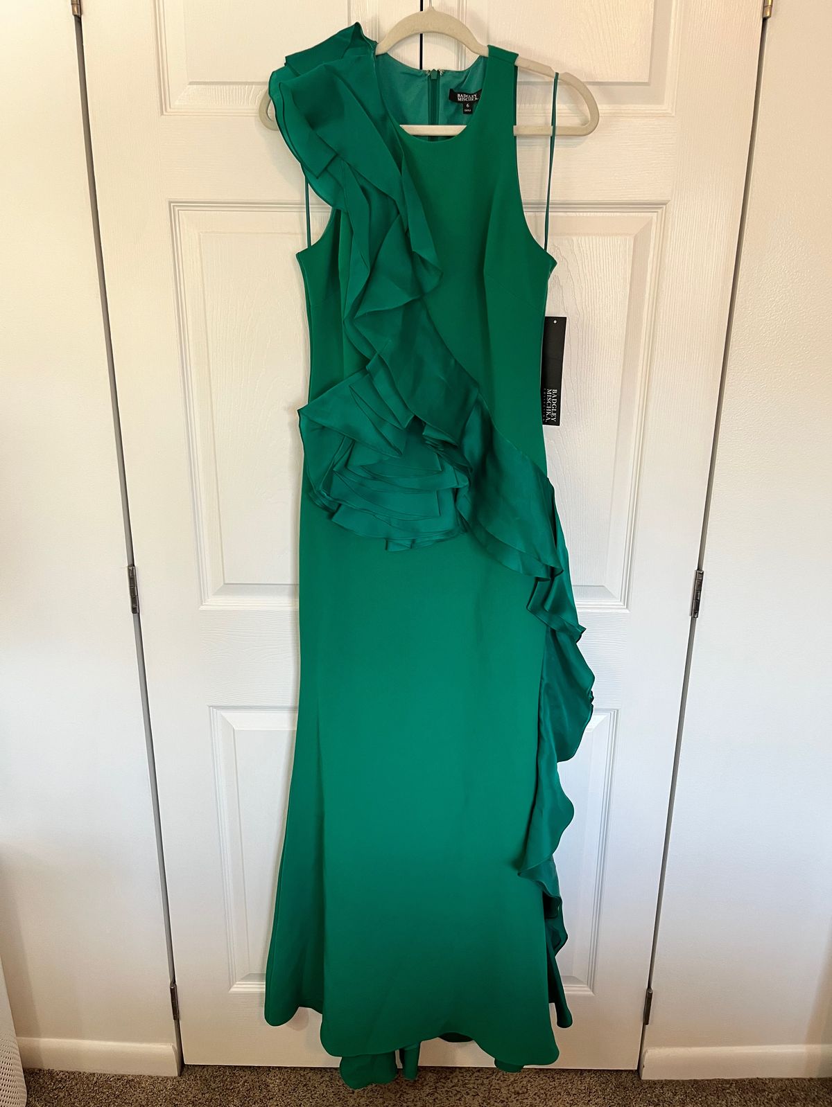 Style EG2408 Badgley Mischka Size 6 One Shoulder Emerald Green Mermaid Dress on Queenly
