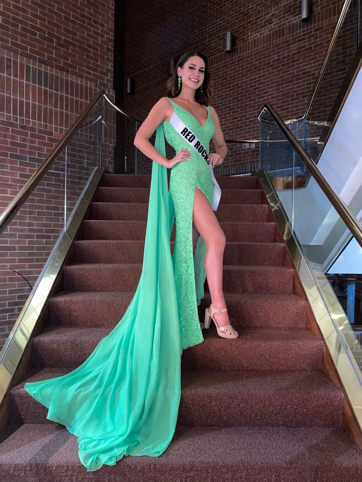 Sherri Hill Size 4 Pageant Plunge Green Mermaid Dress on Queenly
