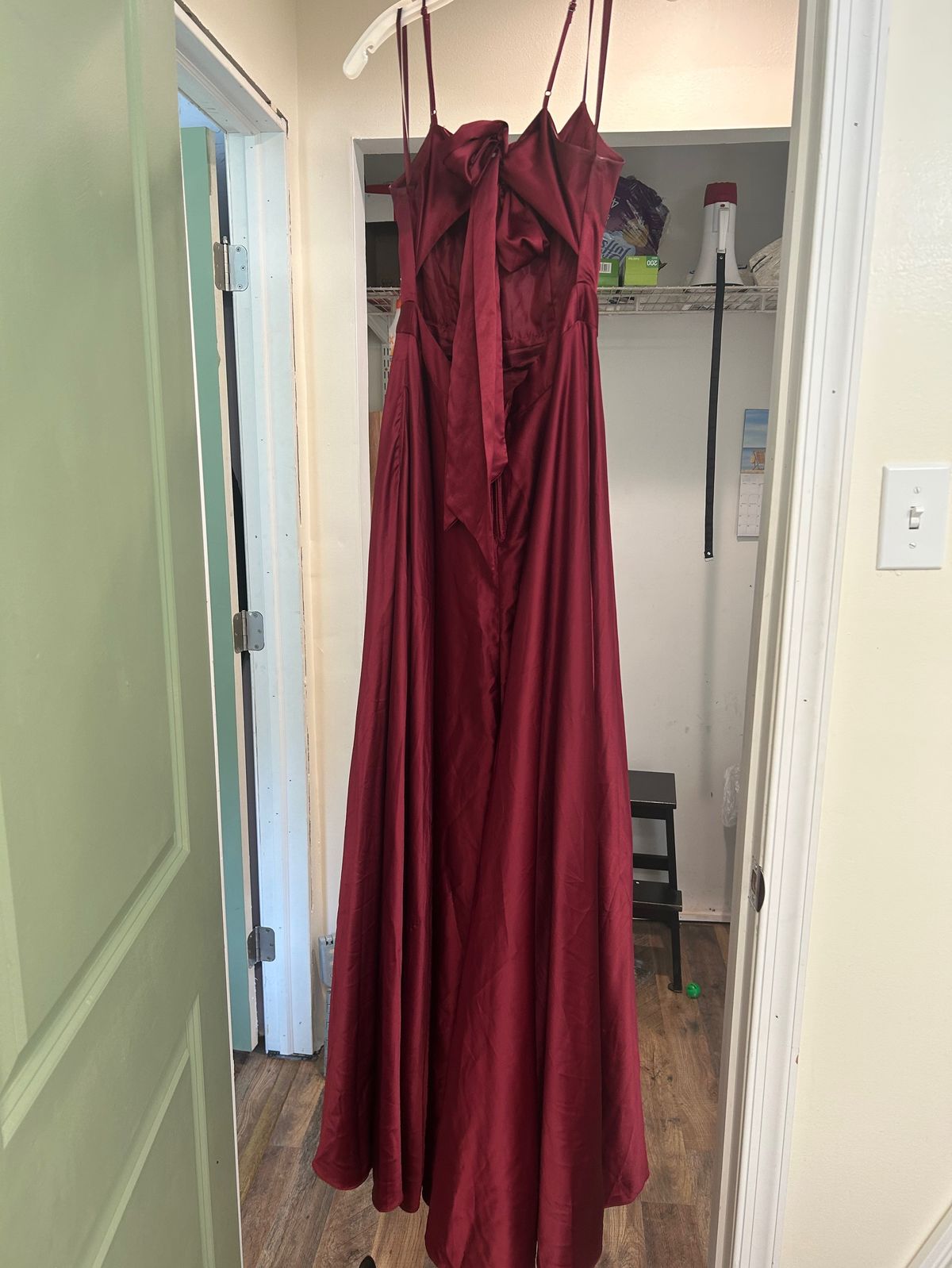 Windsor Size 6 Prom Plunge Red Side Slit Dress on Queenly