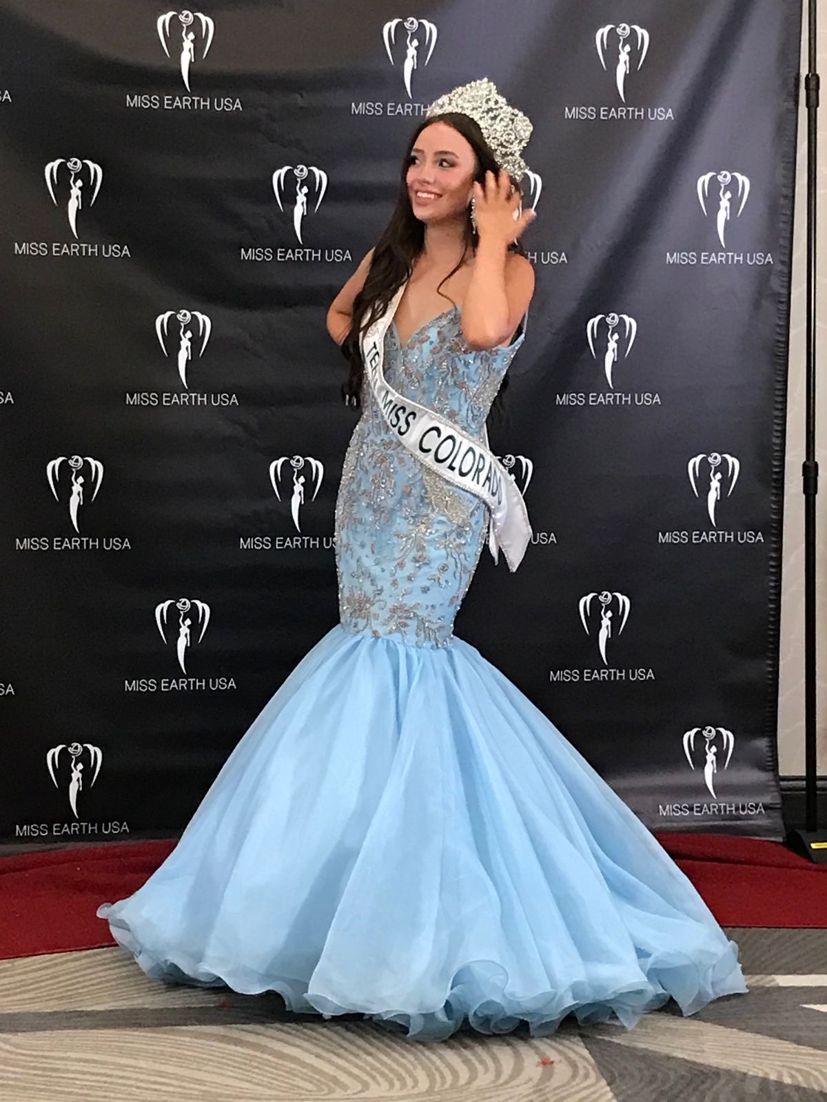 Sherri Hill Size 6 Prom Plunge Light Blue Mermaid Dress on Queenly
