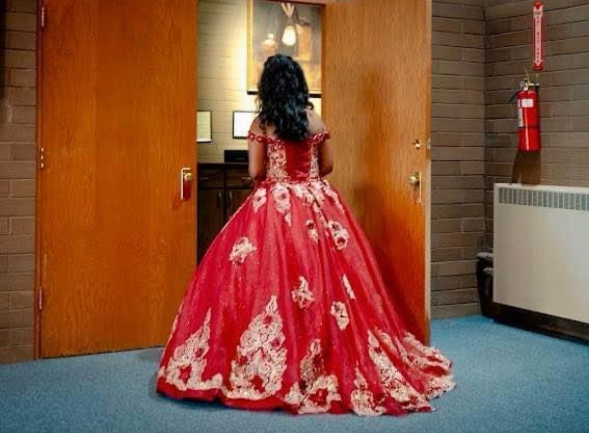 Size M Prom Off The Shoulder Sequined Red Ball Gown on Queenly