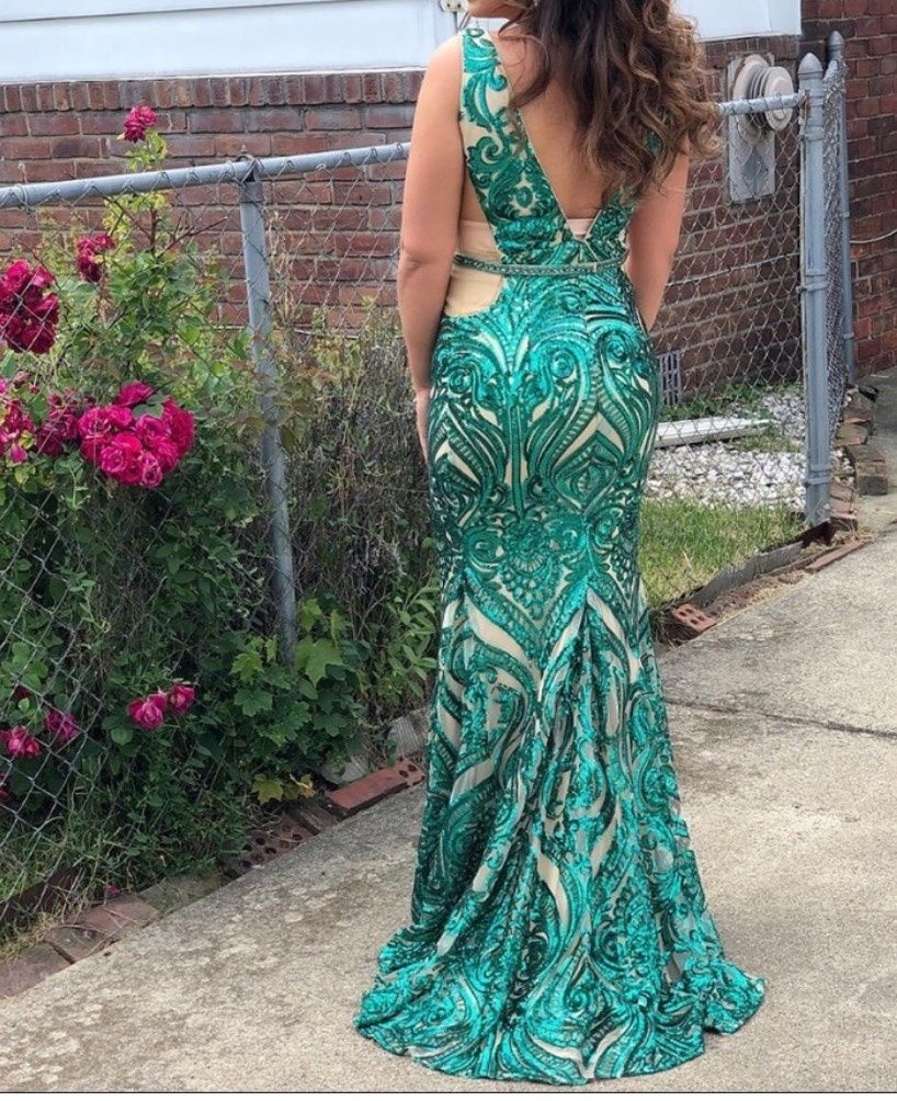 Style 14916 Panoply Size 12 Prom Plunge Emerald Green Mermaid Dress on Queenly