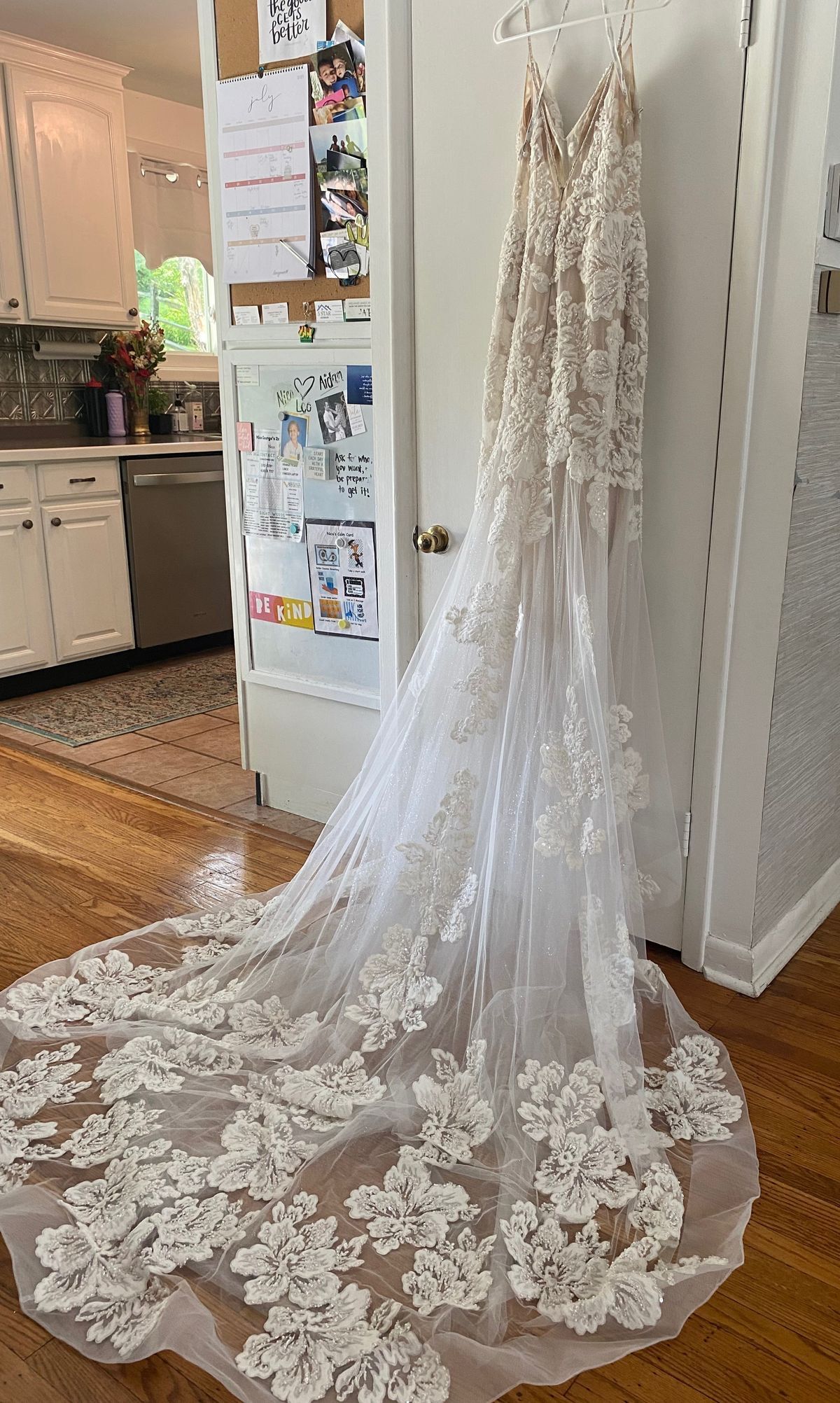 Size S Wedding Plunge White Mermaid Dress on Queenly