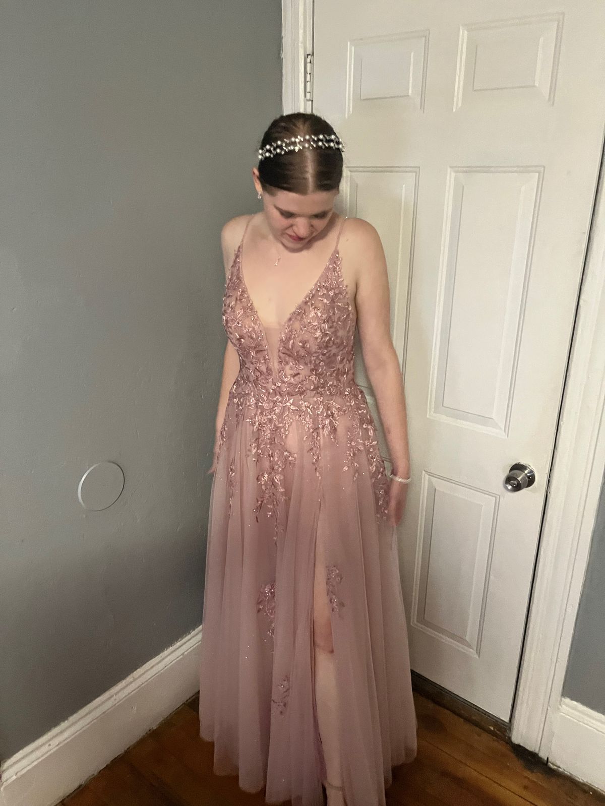 Size 10 Prom Plunge Lace Light Pink Dress With Train on Queenly