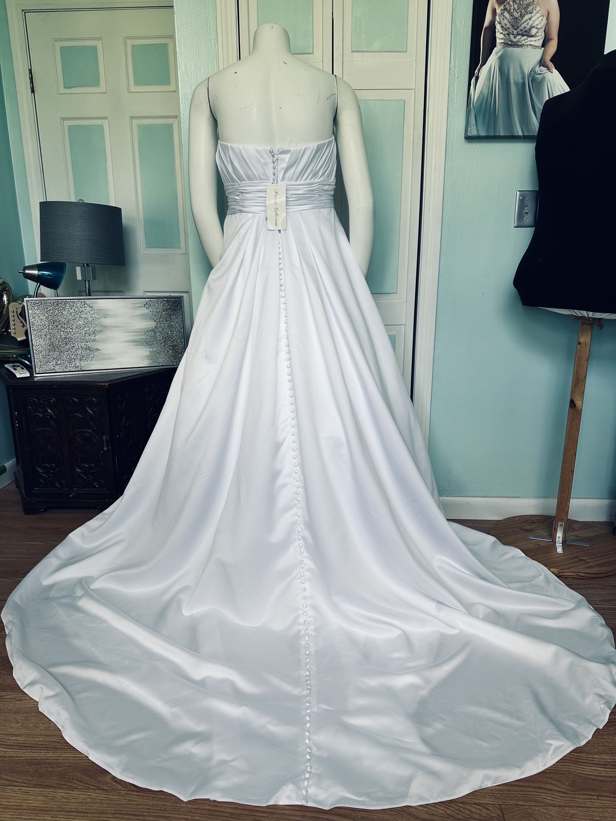 Plus Size 18 Wedding Strapless White Ball Gown on Queenly