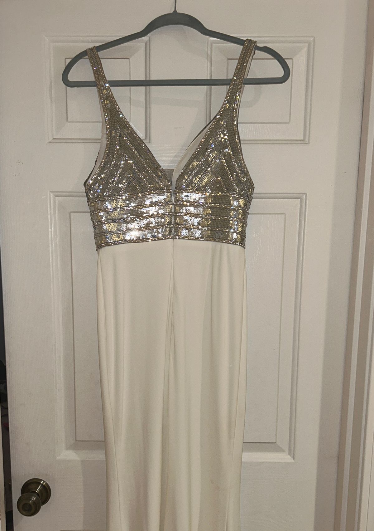 Jovani Size 2 Pageant Plunge White Dress With Train on Queenly