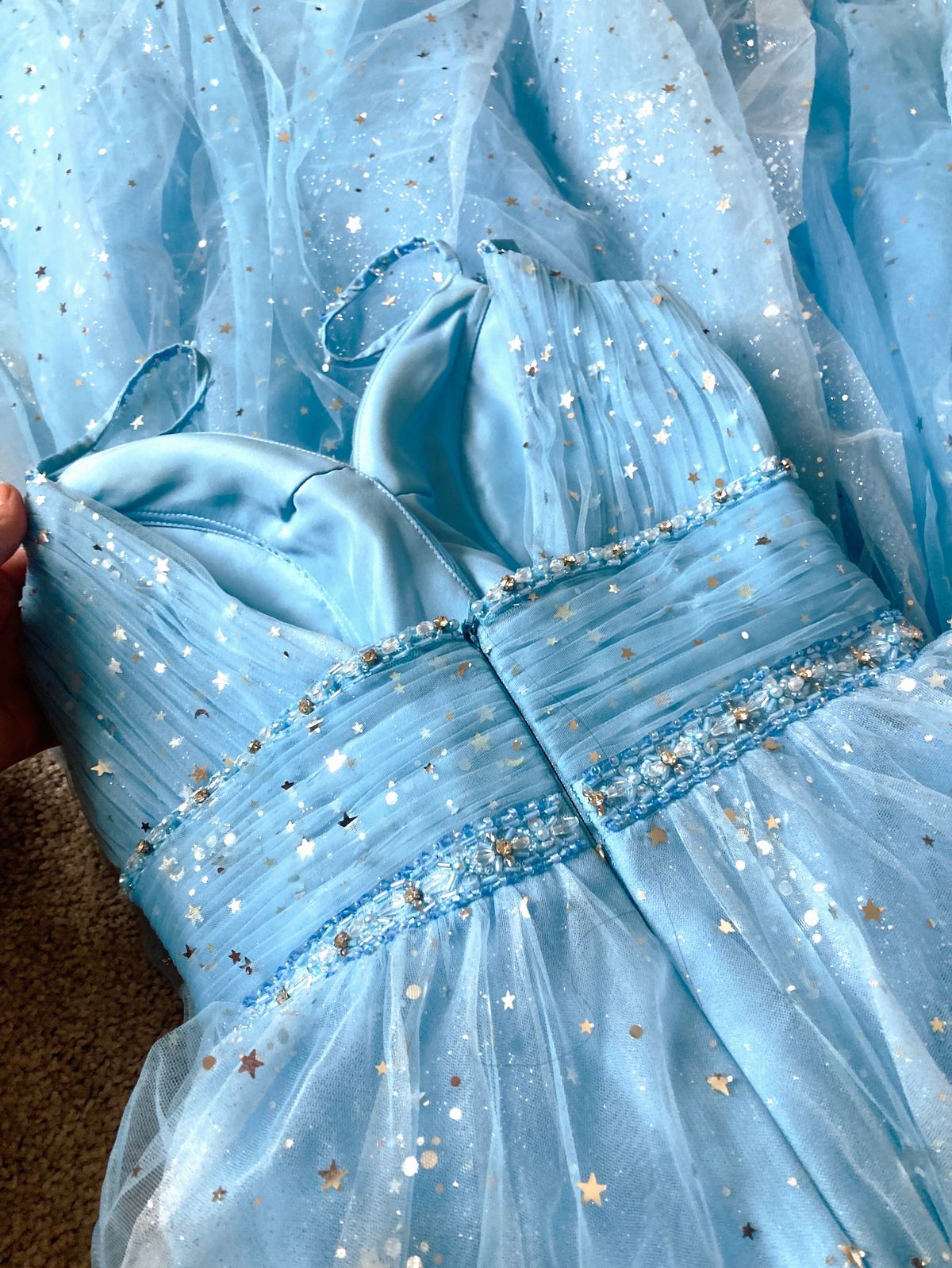 Size 0 Prom Plunge Light Blue Ball Gown on Queenly