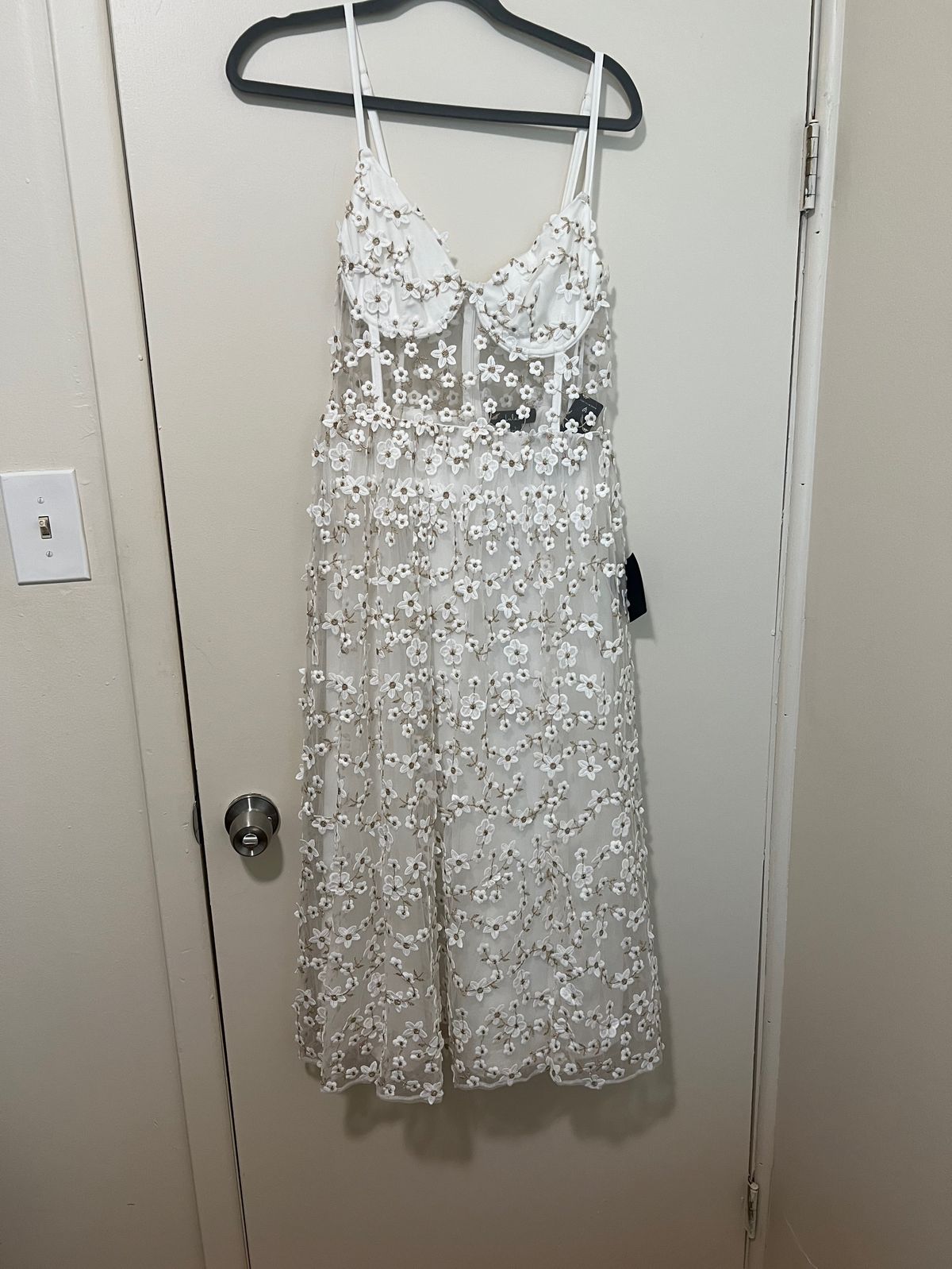 Lulus Size 12 Wedding Plunge Floral White Cocktail Dress on Queenly