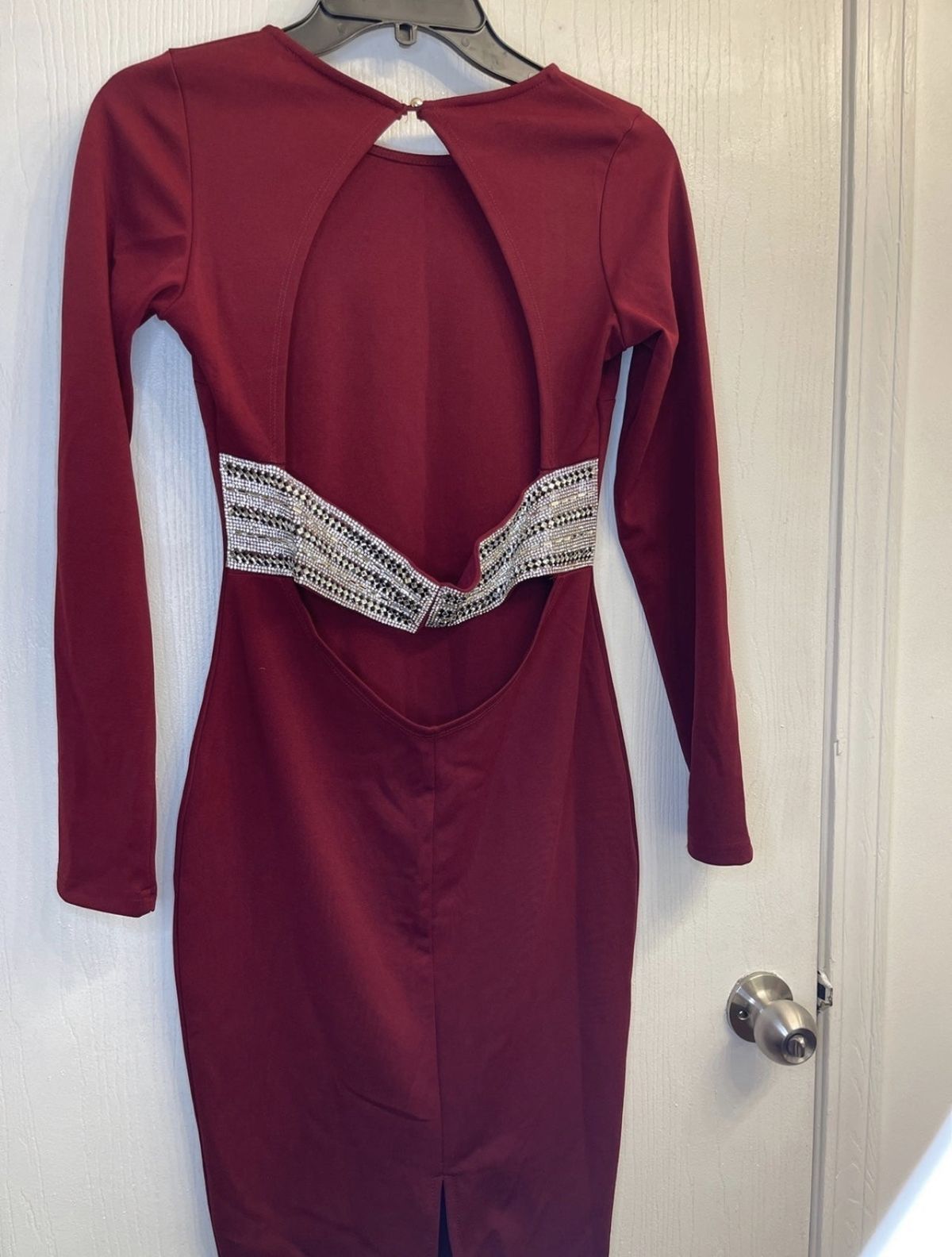 Akria Size 10 Homecoming Long Sleeve Burgundy Red Cocktail Dress on Queenly