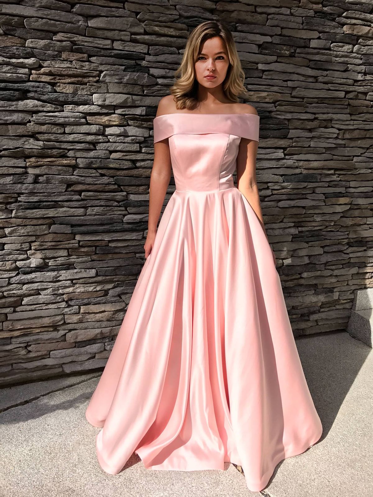 Style 1139 Ashley Lauren Size 0 Off The Shoulder Pink A-line Dress on Queenly