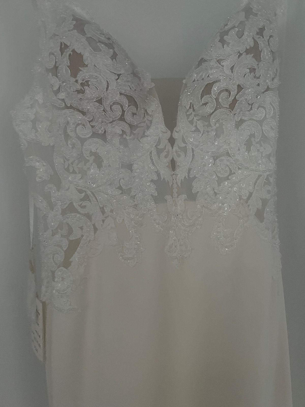 Style Ac225 Size 12 Wedding Plunge Lace White Mermaid Dress on Queenly