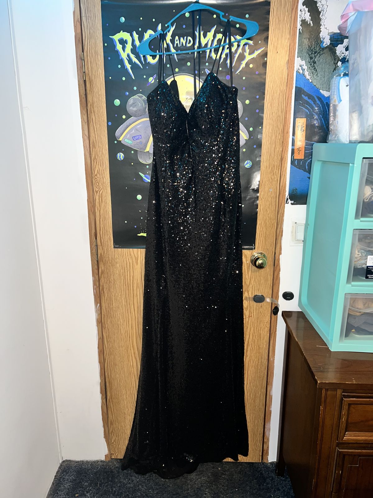 Plus Size 18 Prom Plunge Black Mermaid Dress on Queenly