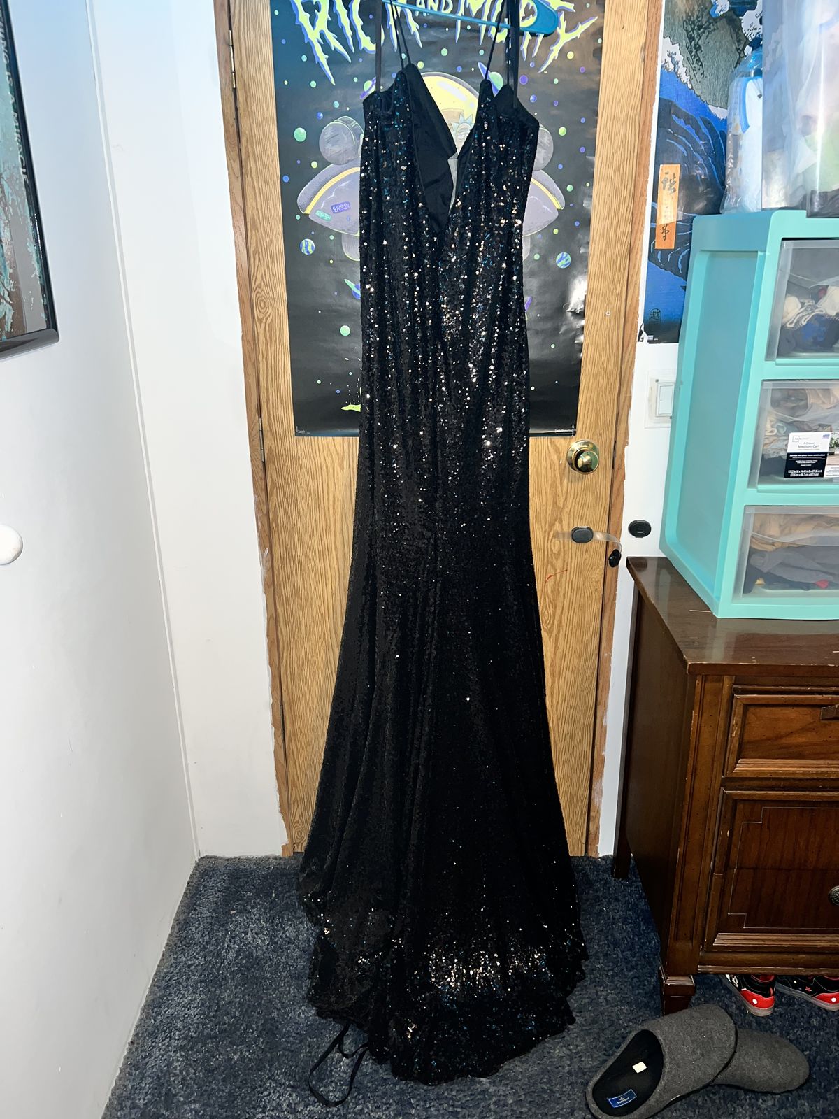 Plus Size 18 Prom Plunge Black Mermaid Dress on Queenly