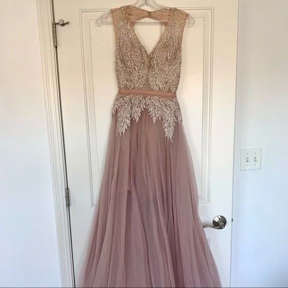 Terani Couture Size 4 Prom Plunge Sequined Light Pink A-line Dress on Queenly