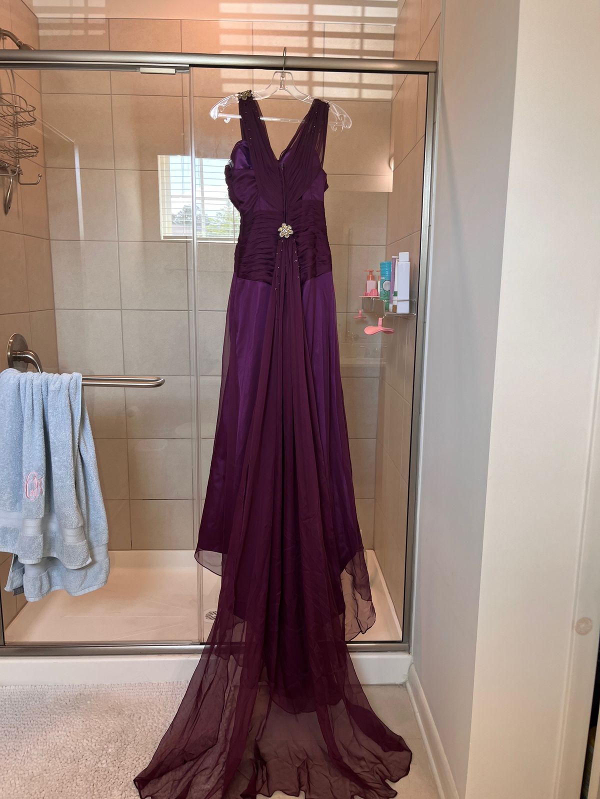 Size 0 Pageant Plunge Purple A-line Dress on Queenly