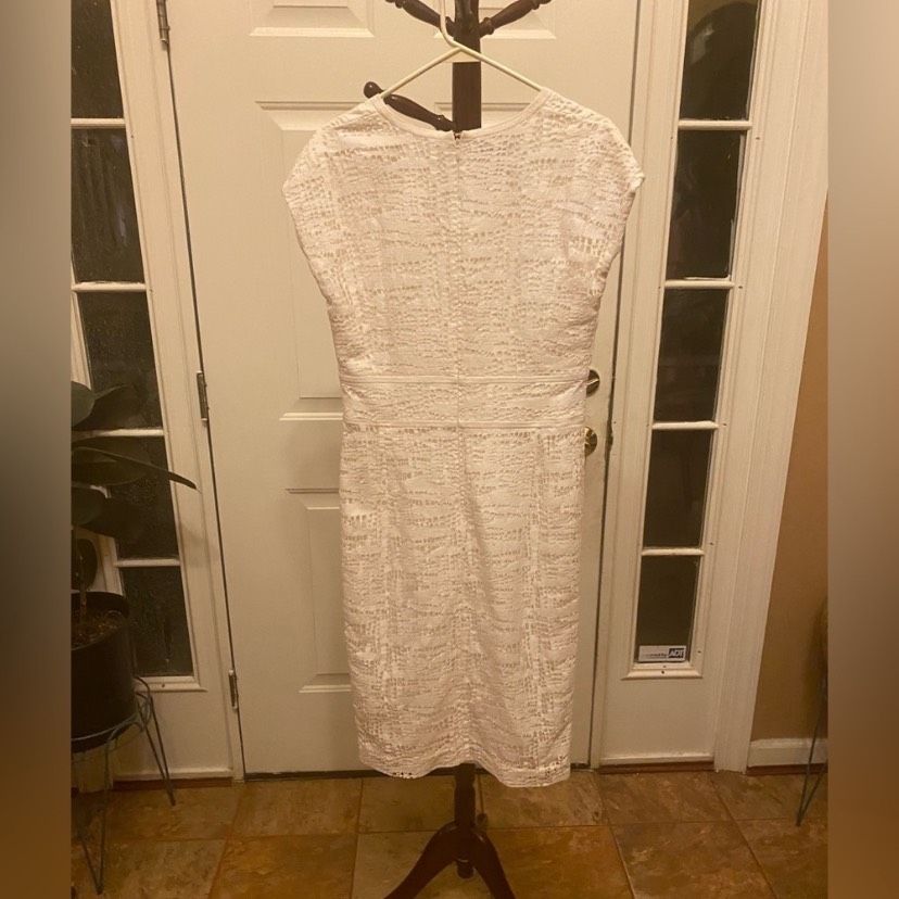 Escada Size 10 Wedding Guest Cap Sleeve Lace White A-line Dress on Queenly