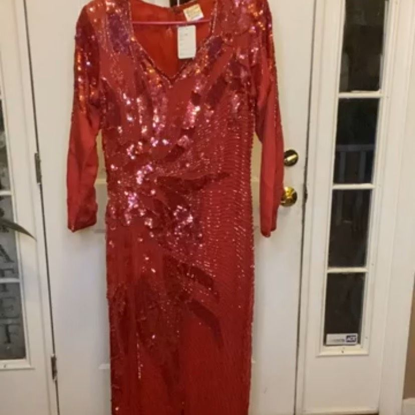 Elegance by Anjuan Size M Pageant Long Sleeve Red Floor Length Maxi on Queenly