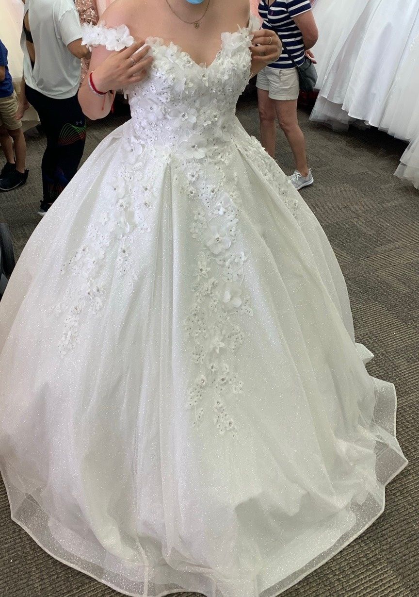 Size 14 Wedding Lace White Ball Gown on Queenly