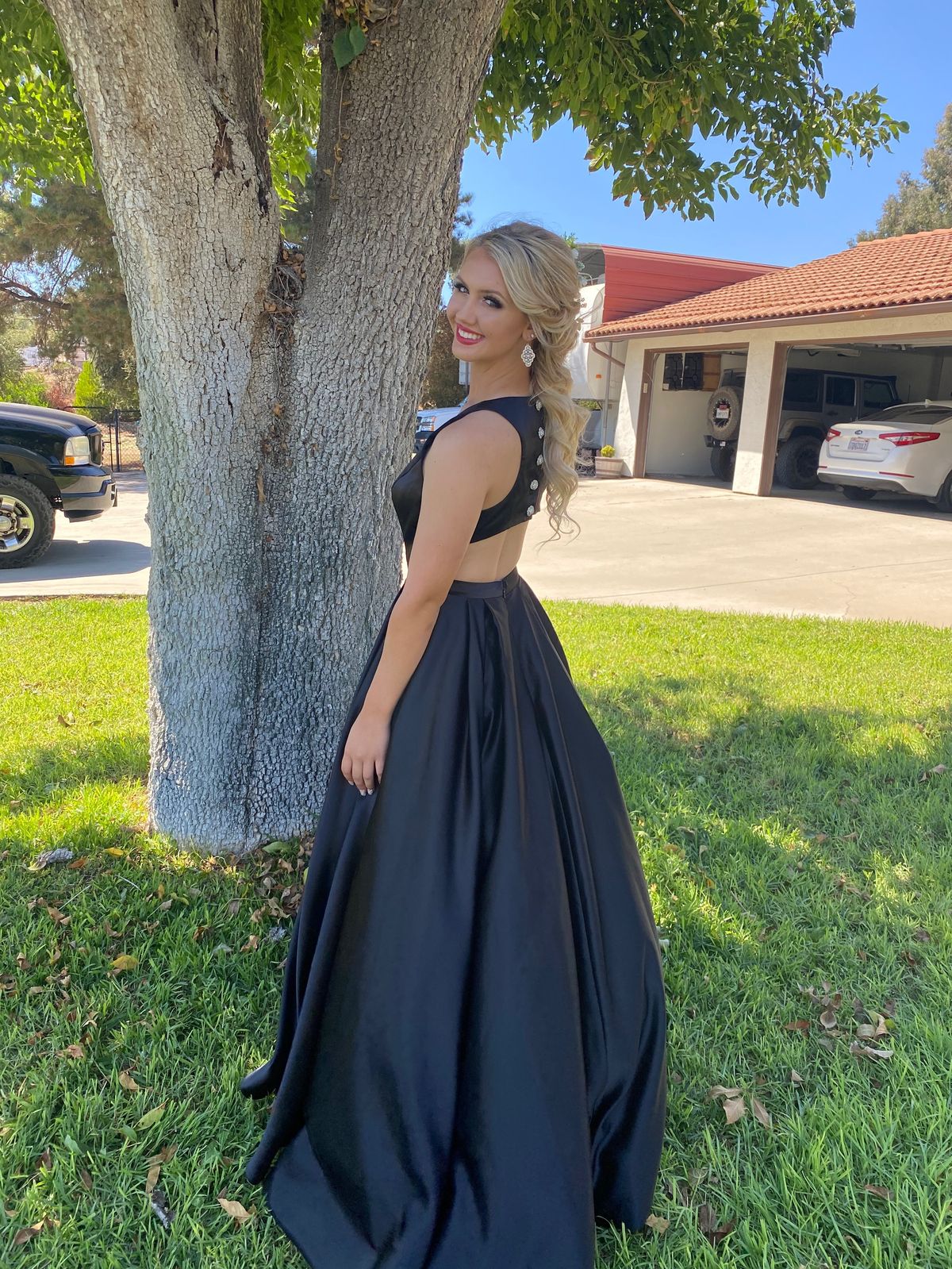 Sherri Hill Size 6 Prom Black Ball Gown on Queenly
