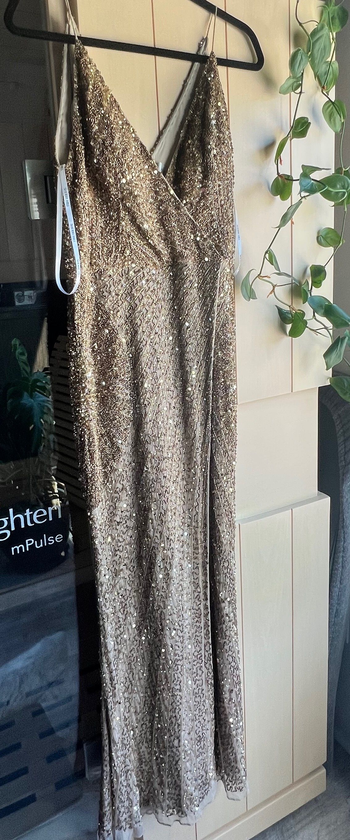 Style Unknown Sherri Hill Size 8 Prom Plunge Gold Mermaid Dress on Queenly