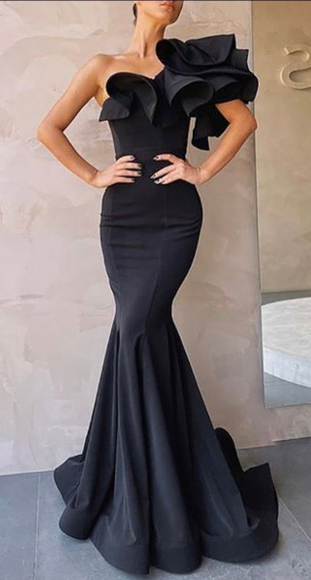Size 14 Wedding Guest One Shoulder Black Mermaid Dress on Queenly