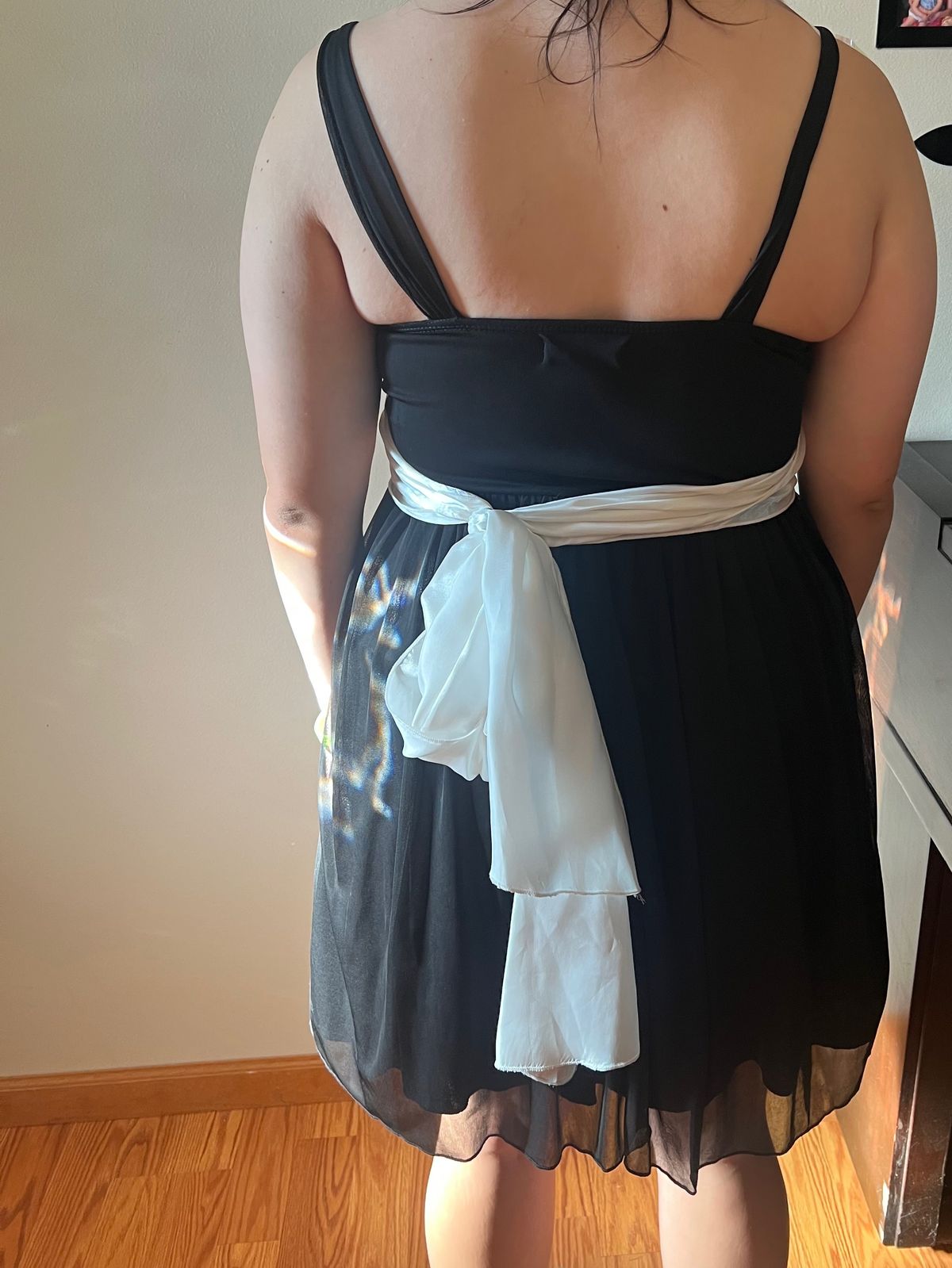 Size L Prom Plunge Sheer Black Cocktail Dress on Queenly