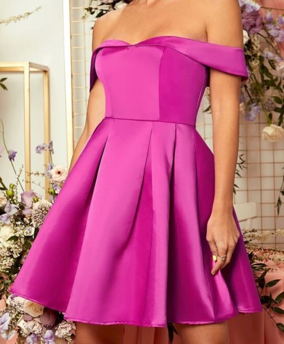 Size M Homecoming Off The Shoulder Hot Pink Cocktail Dress on Queenly