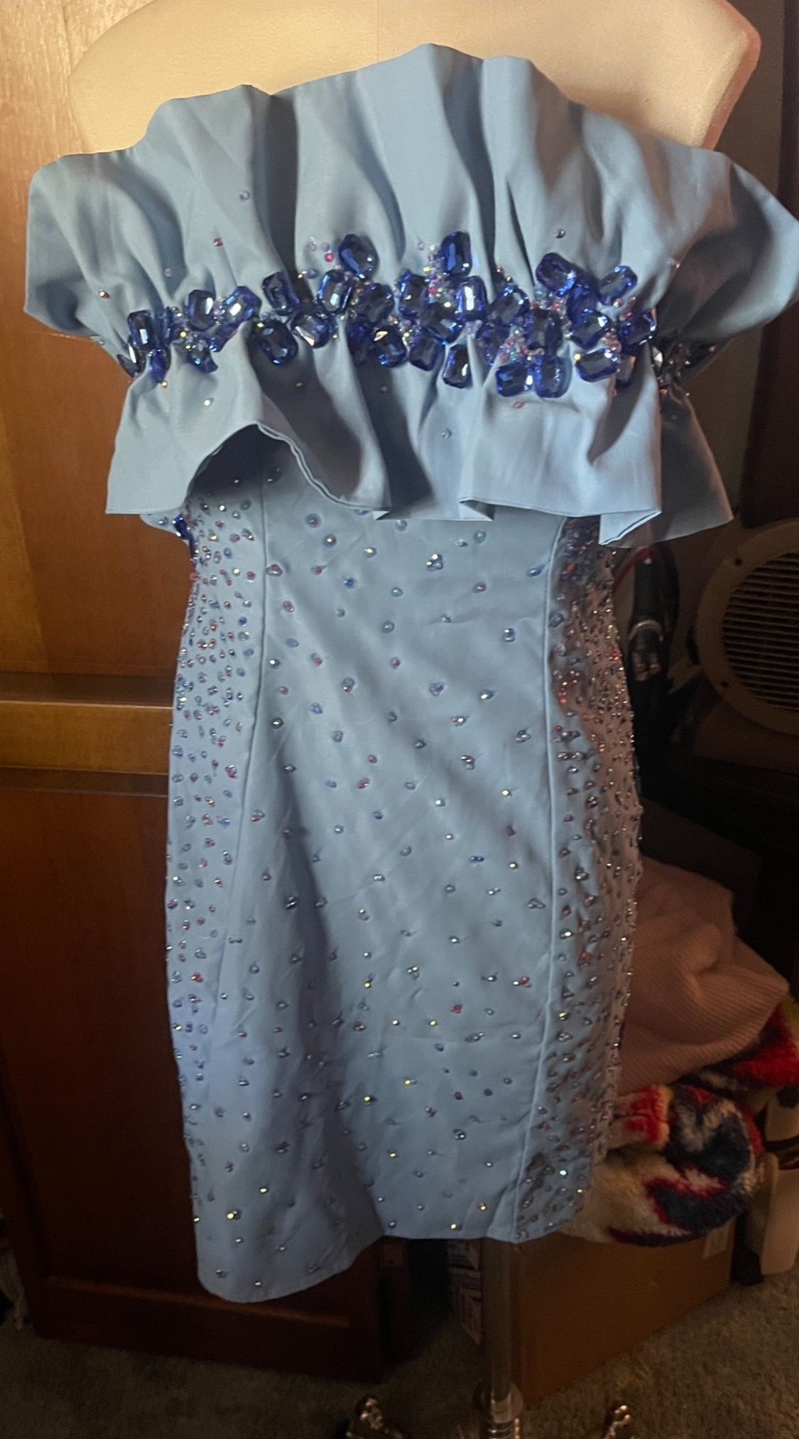 Size 2 Prom Strapless Sequined Blue Cocktail Dress on Queenly