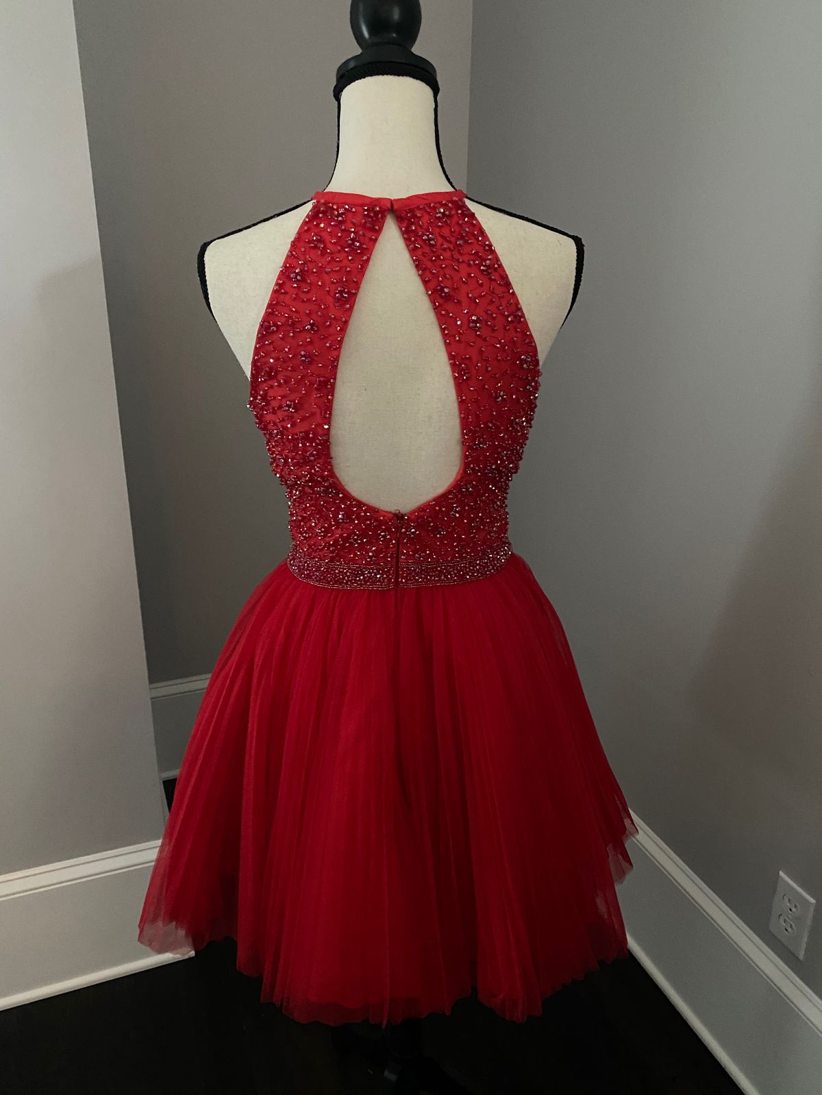 Sherri Hill Size 6 Homecoming High Neck Red Cocktail Dress on Queenly