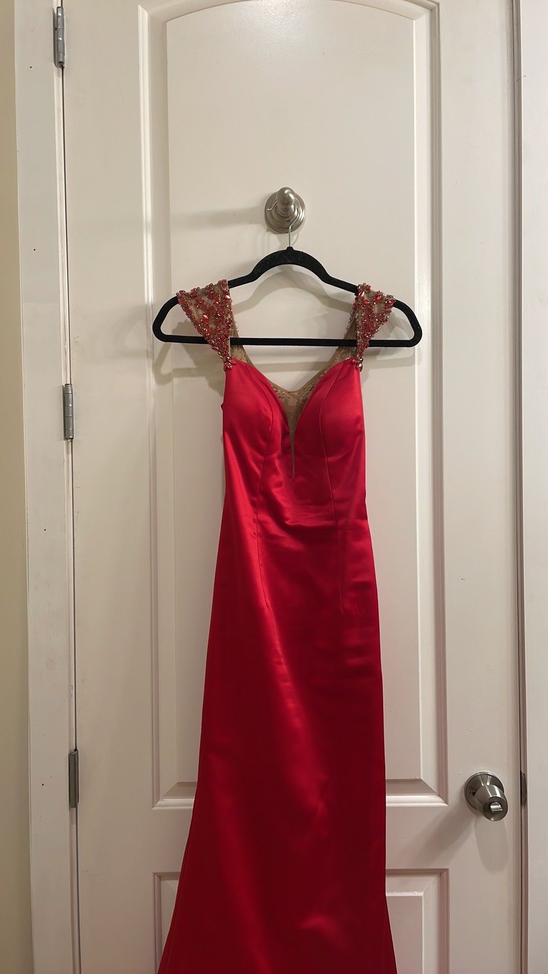 Size 00 Prom Plunge Sequined Red Dress With Train on Queenly