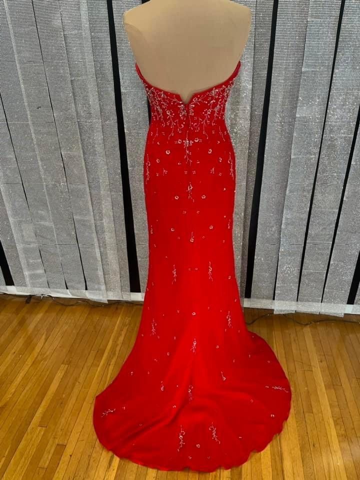 Size 6 Prom Strapless Red A-line Dress on Queenly